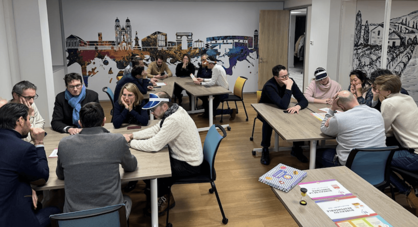 Groupe de participants de différentes entreprises lors d'une session inter-entreprises LaCavO'